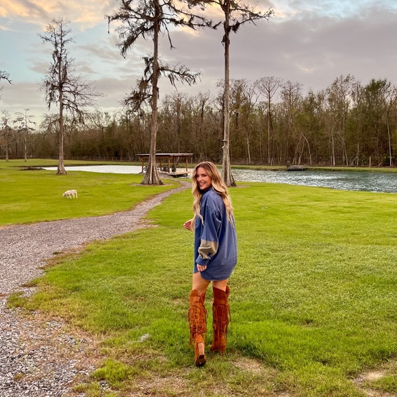 MEET YOUR POSHER - Picture 2 of 8